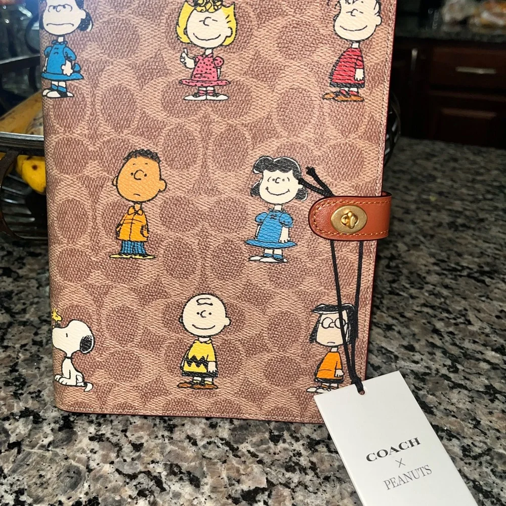 Coach Peanuts Brown Accessory Set - Picture 3 of 6